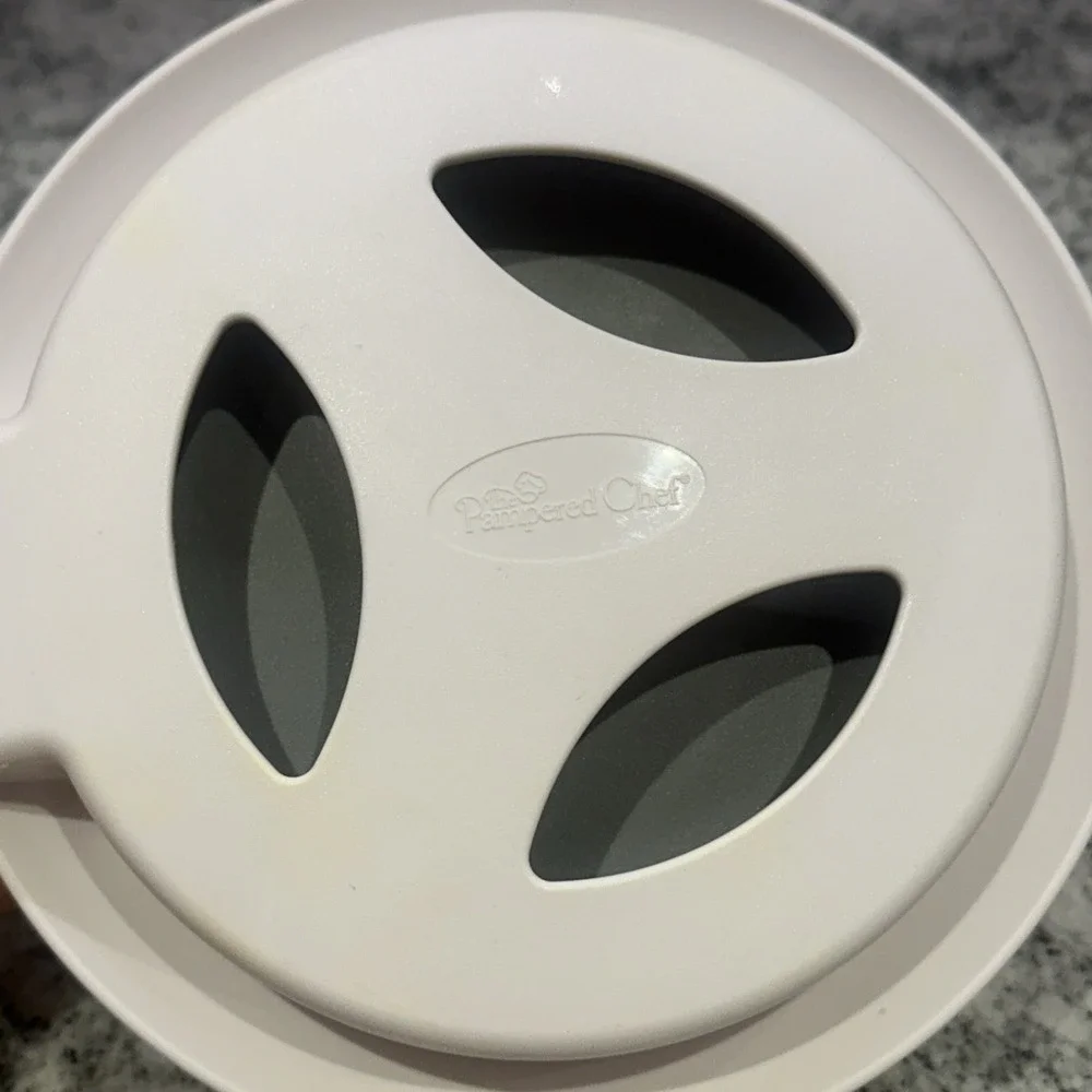 Pampered Chef Close and Cut #1118 Safe Multipurpose Food Slicer Meat Grapes etc.